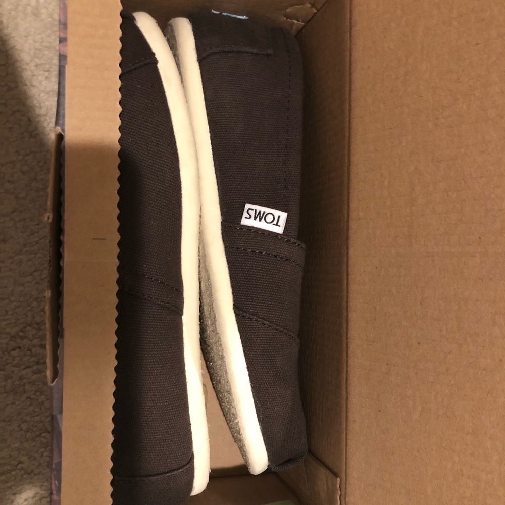 Toms shoes
